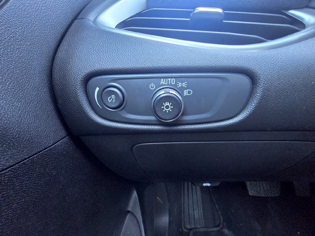 Used 2025 Chevrolet Malibu LT FWD image 22