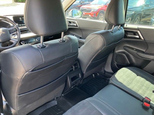 Used 2023 Mitsubishi Outlander SE AWD/4WD image 23