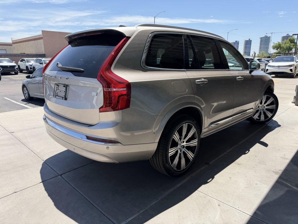 Used 2023 Volvo XC90 T8 Plus w/ Protection Package Premier AWD/4WD image 4