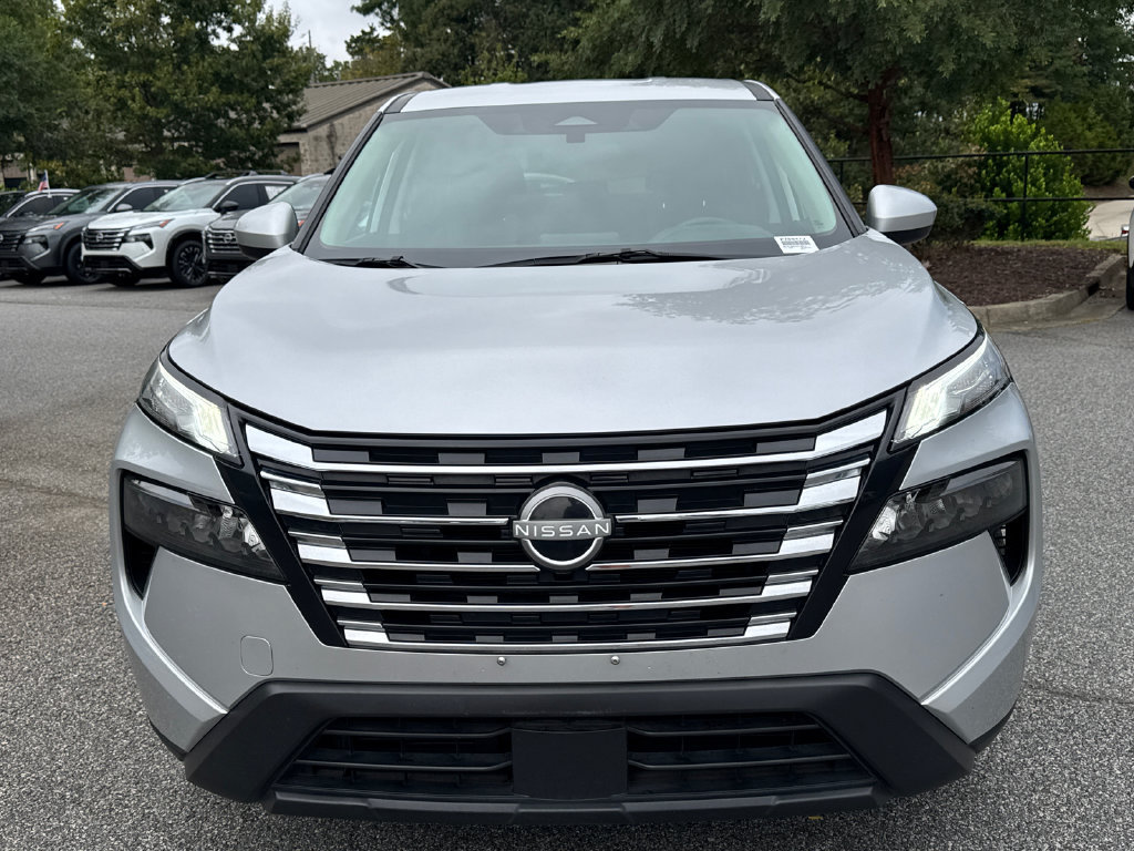 Certified 2025 Nissan Rogue SV AWD/4WD image 3