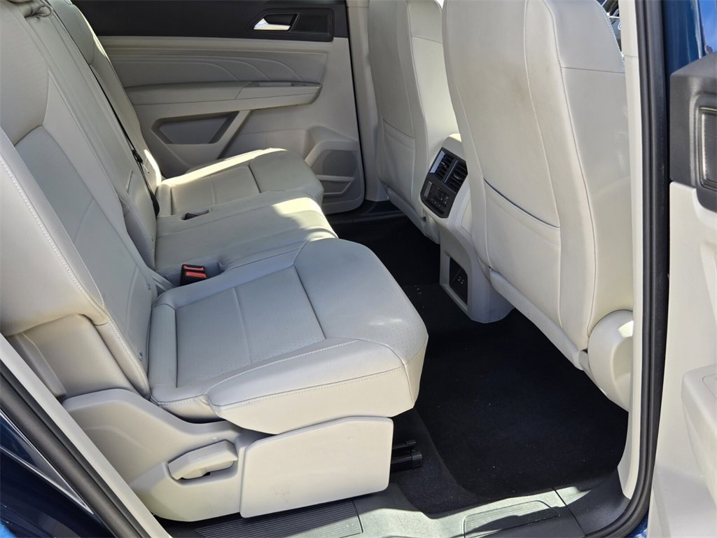 Used 2023 Volkswagen Atlas SE w/ Black Wheel Package image 16