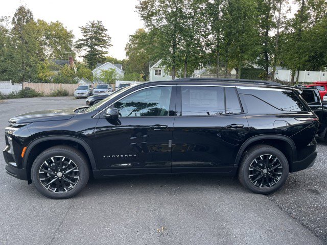 New 2026 Chevrolet Traverse LT w/ Sun and Wheel Package image 3
