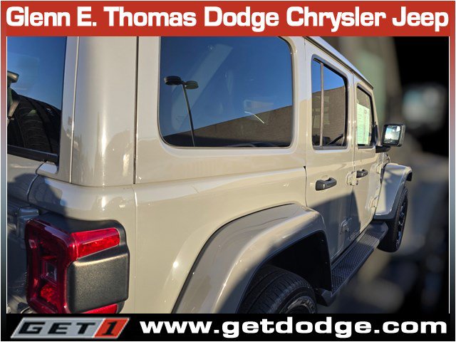 Certified 2022 Jeep Wrangler Unlimited Sahara AWD/4WD image 10