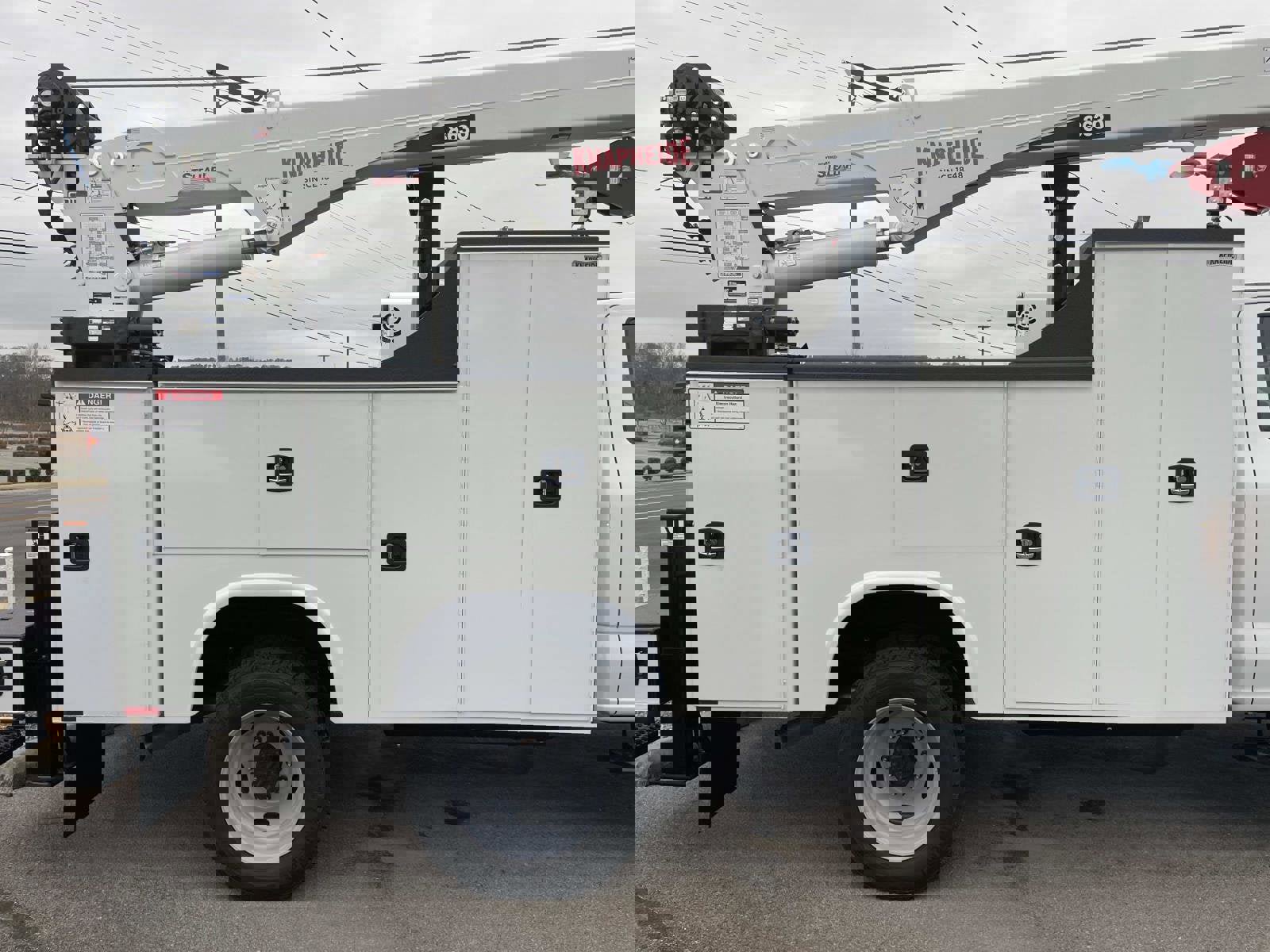 New 2026 Ford F550 4x4 Supercab Super Duty image 3