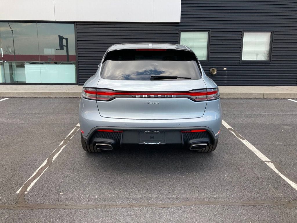 Used 2025 Porsche Macan AWD/4WD image 6