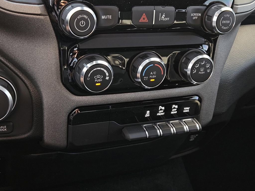 New 2026 RAM 1500 Classic Warlock image 18