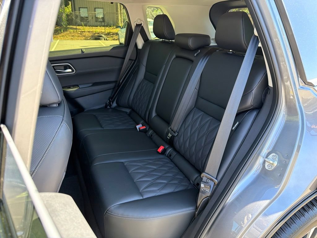 New 2026 Nissan Rogue Platinum AWD/4WD image 19