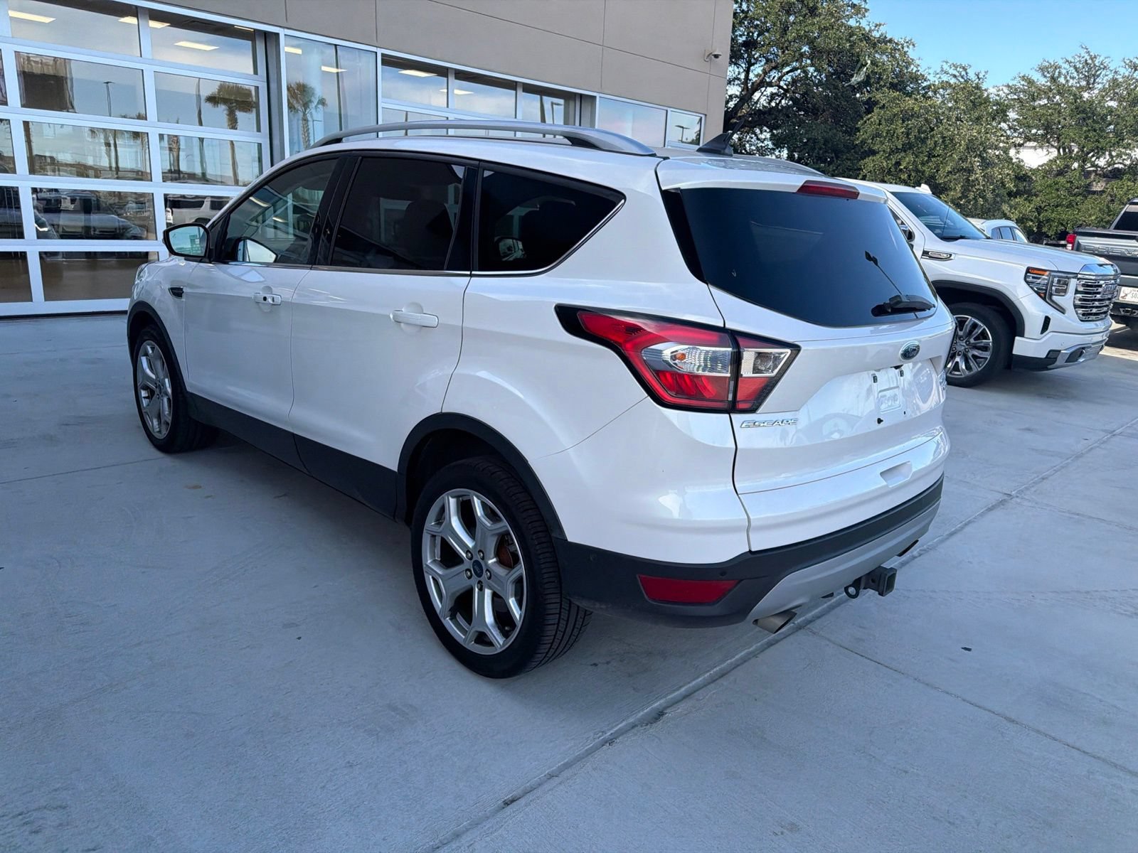 Used 2018 Ford Escape Titanium w/ Ford Safe & Smart Package AWD/4WD image 7