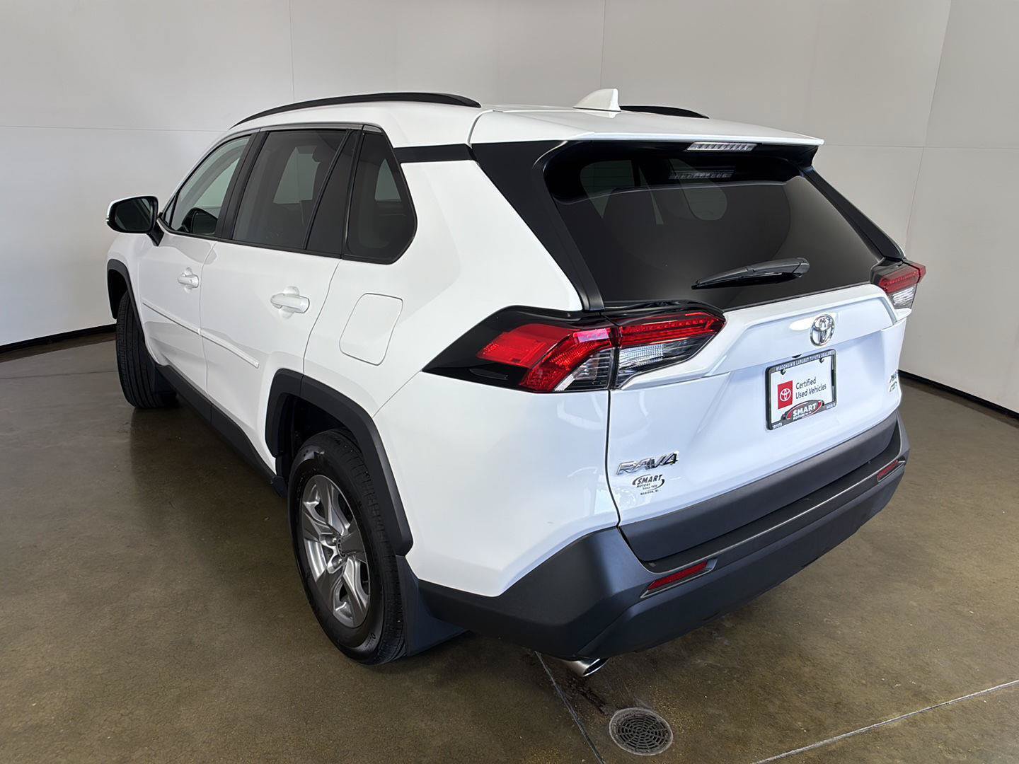 Used 2024 Toyota RAV4 XLE AWD/4WD image 12