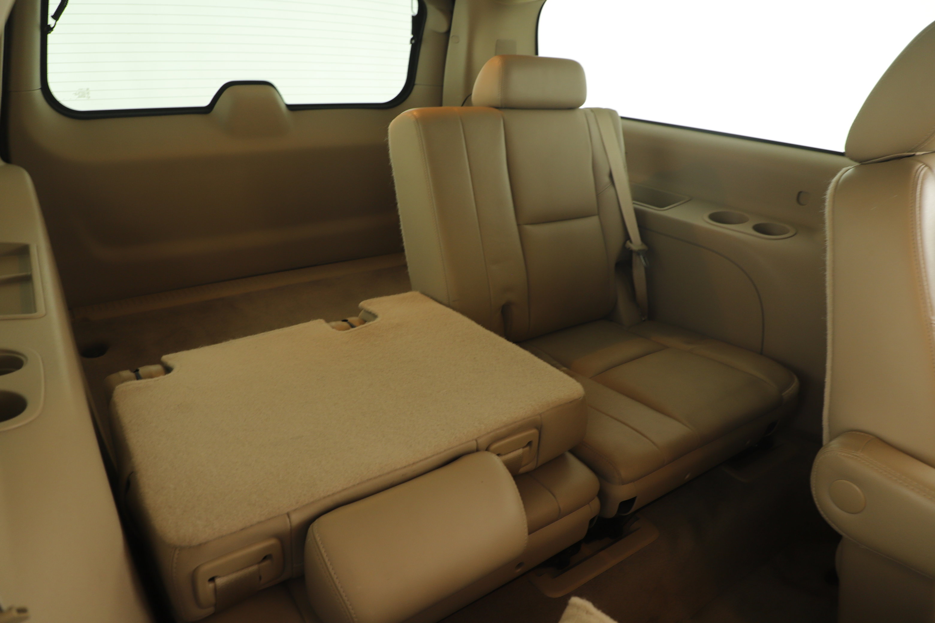 Used 2013 Chevrolet Suburban LTZ image 25