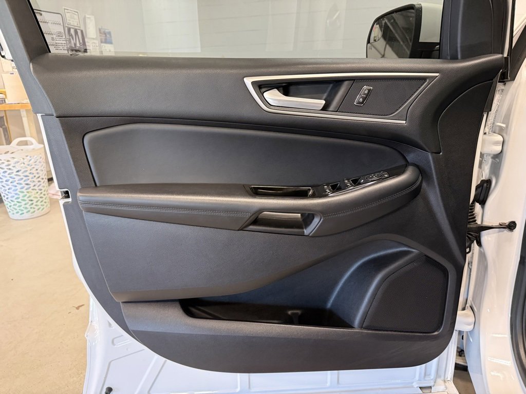 Used 2018 Ford Edge SEL w/ Equipment Group 201A image 20