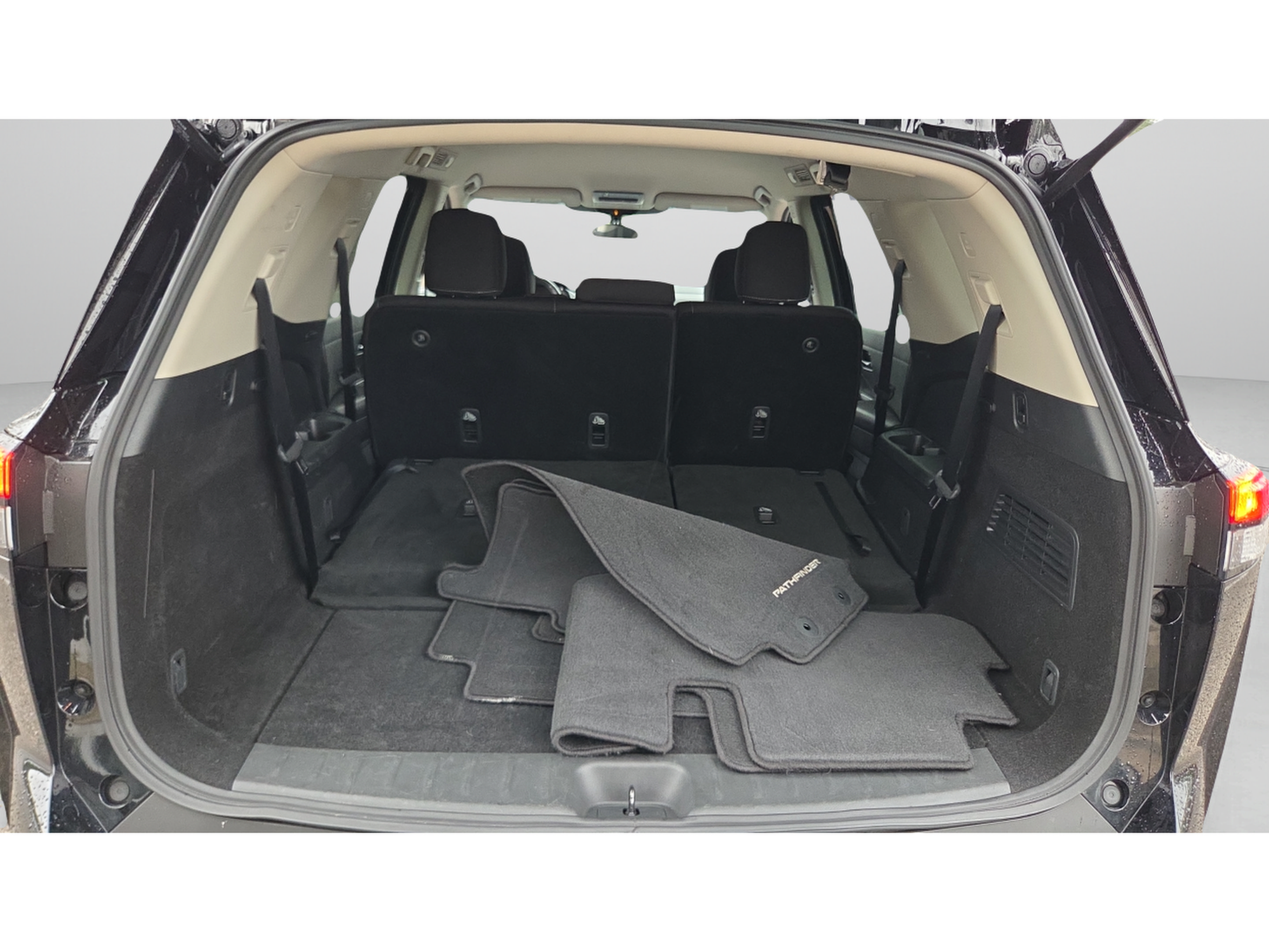 Used 2024 Nissan Pathfinder SV FWD image 14