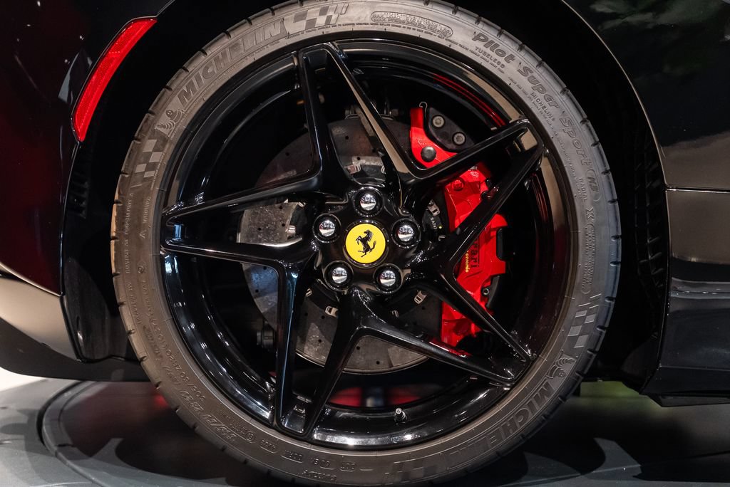 Certified 2023 Ferrari F8 Tributo RWD image 15