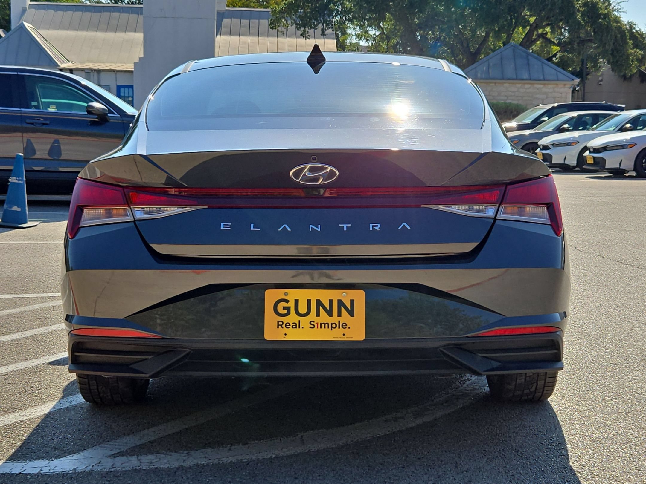 Used 2023 Hyundai Elantra SEL w/ Convenience Package FWD image 4