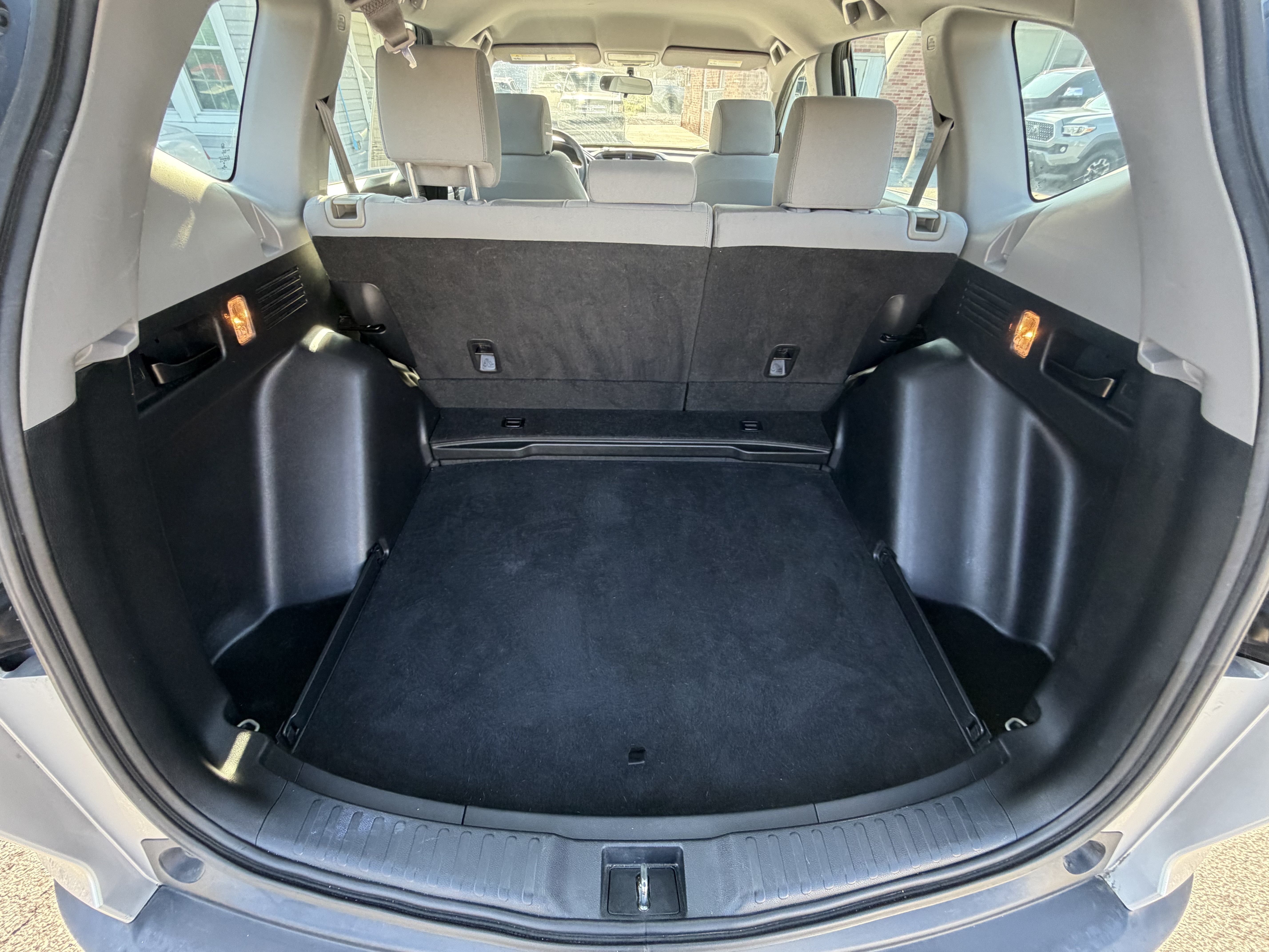 Used 2018 Honda CR-V LX image 15