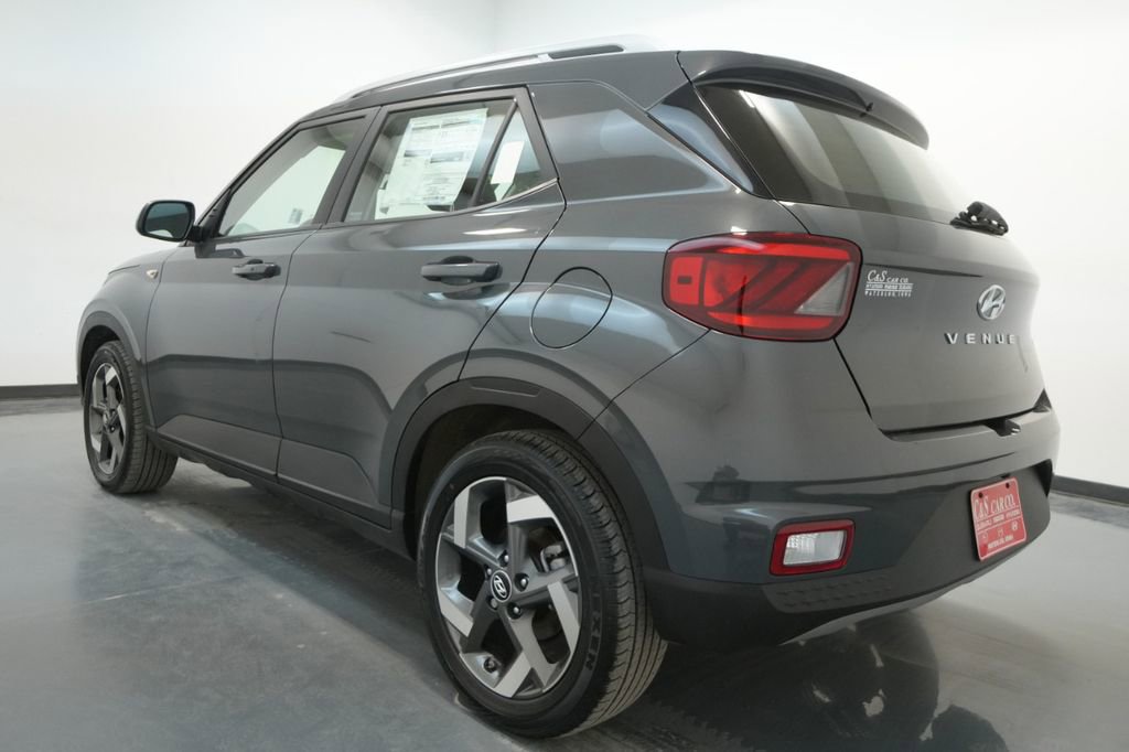 New 2024 Hyundai Venue SEL image 8