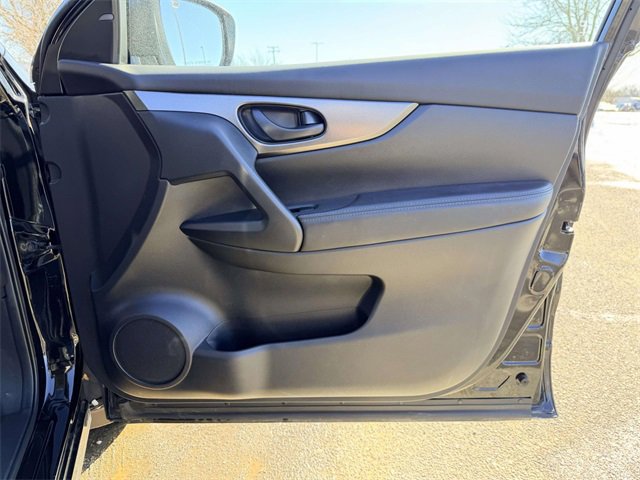 Used 2021 Nissan Rogue Sport S image 8