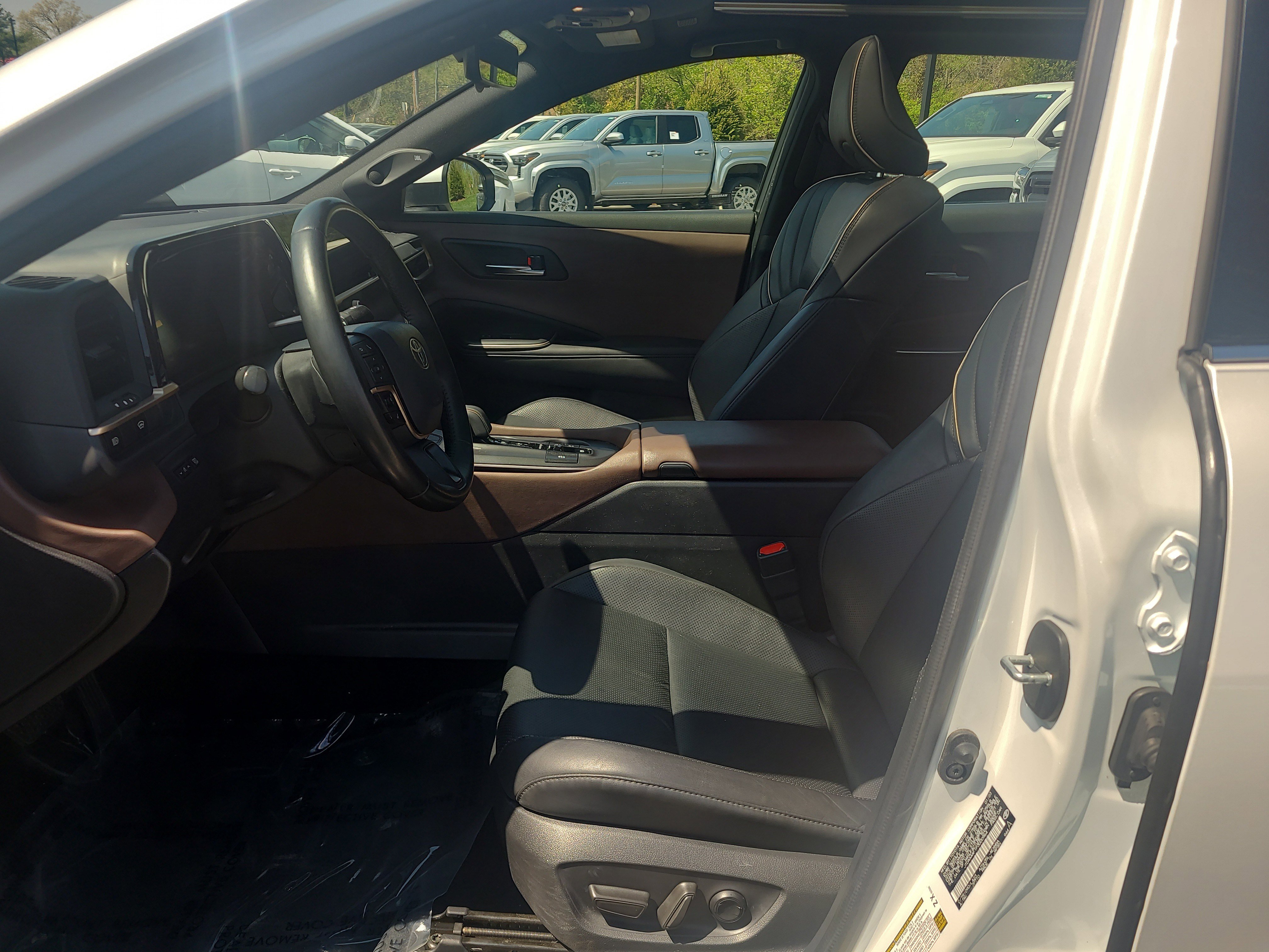 Certified 2023 Toyota Crown Limited w/ Advanced Technology Package image 16