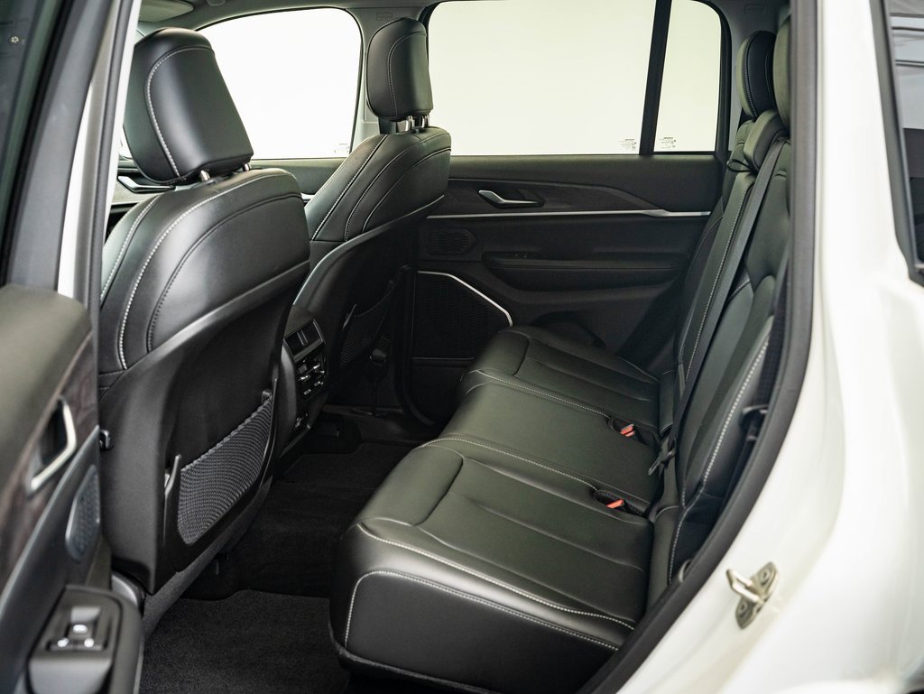 Used 2023 Jeep Grand Cherokee 4WD 4xe image 37