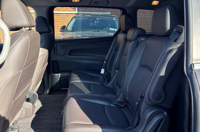 Used 2023 Honda Odyssey EX-L image 3