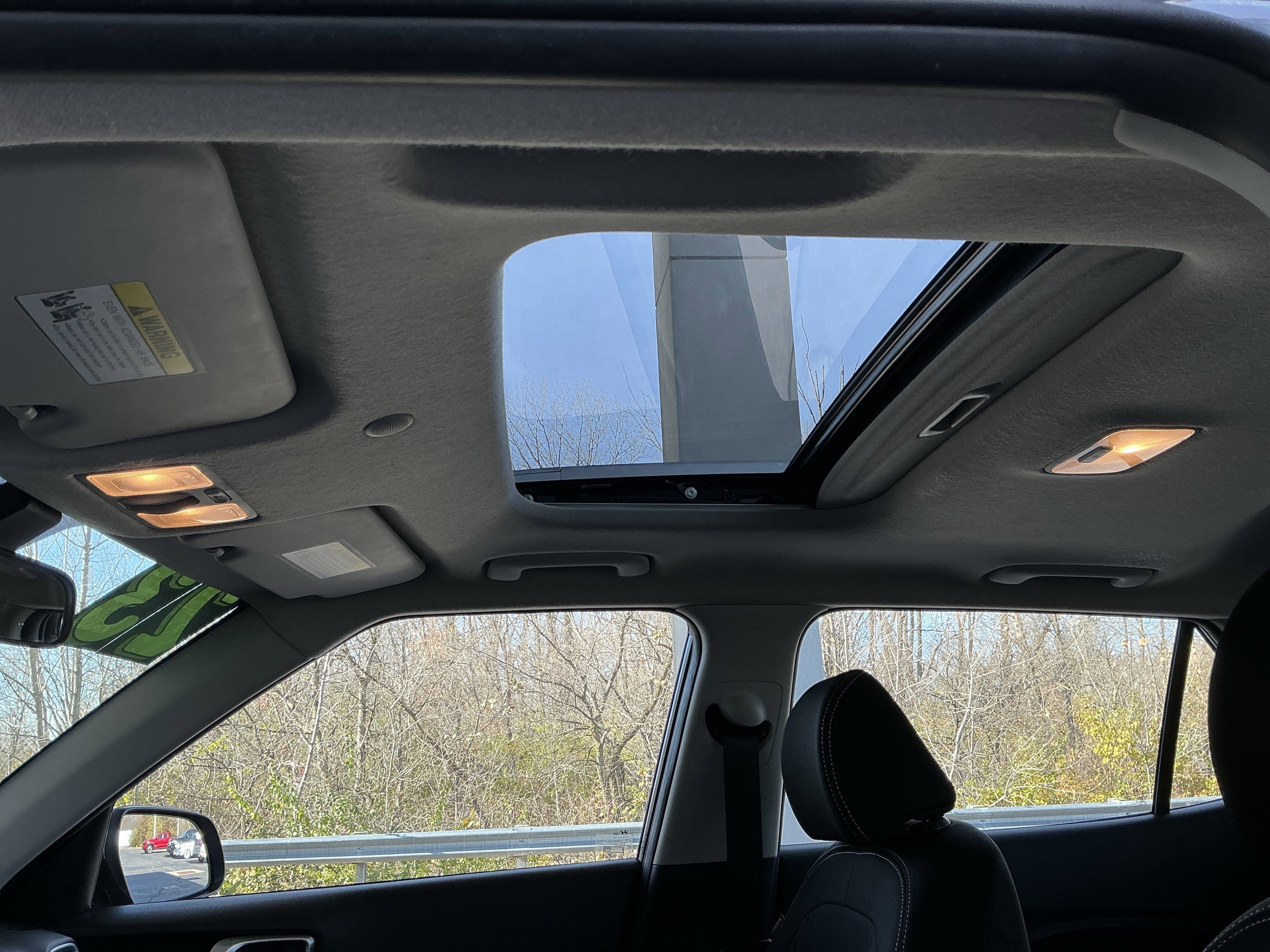 Used 2023 Hyundai Venue SEL image 17