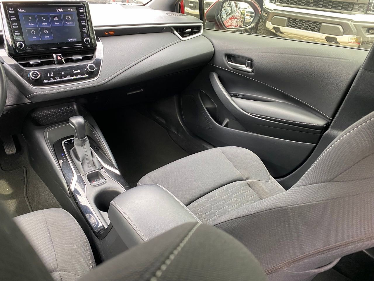 Used 2021 Toyota Corolla SE w/ Special Edition image 17