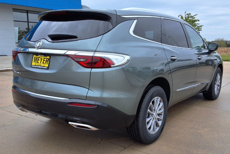 Used 2023 Buick Enclave Essence AWD/4WD image 8