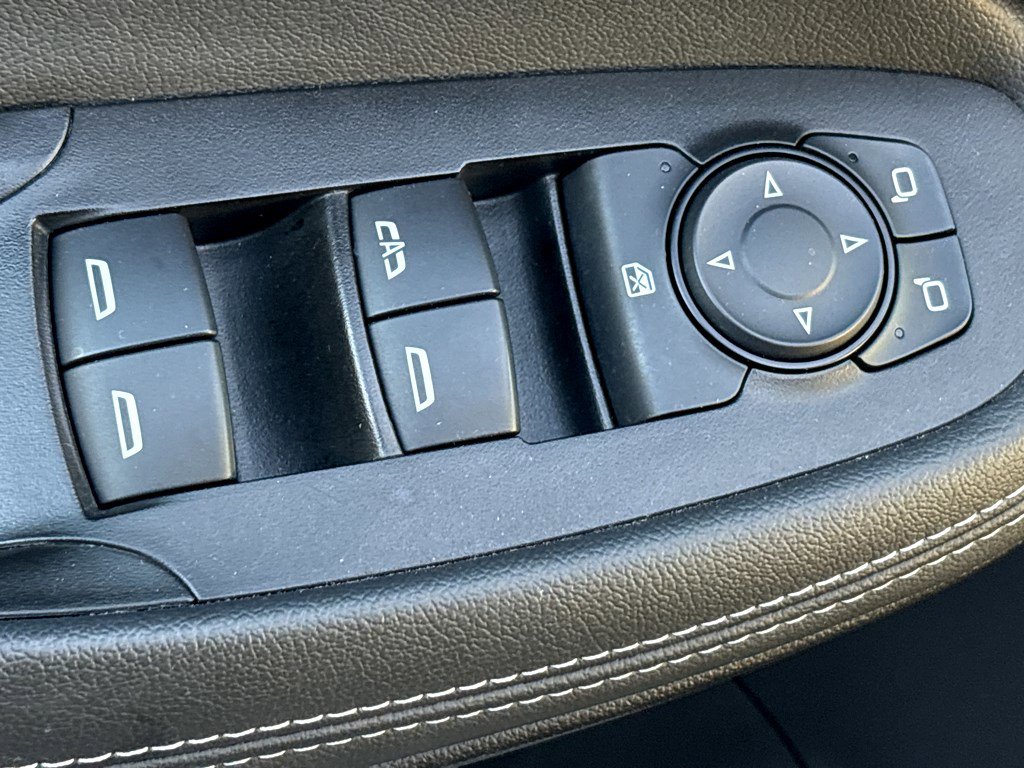 Used 2023 Buick Encore GX Essence w/ Experience Buick Package image 38