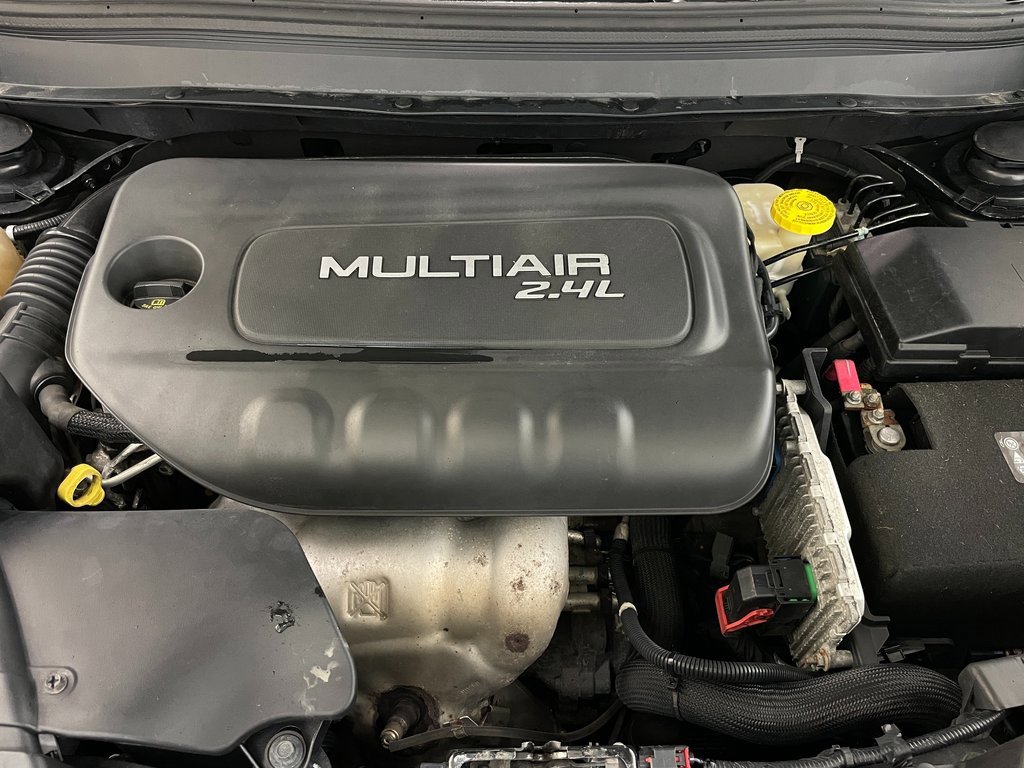 Used 2015 Jeep Cherokee Latitude w/ Cold Weather Group image 43