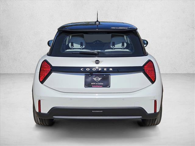 Used 2025 MINI Cooper 2-Door Hardtop image 7