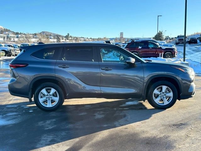 Used 2024 Toyota Highlander LE image 6