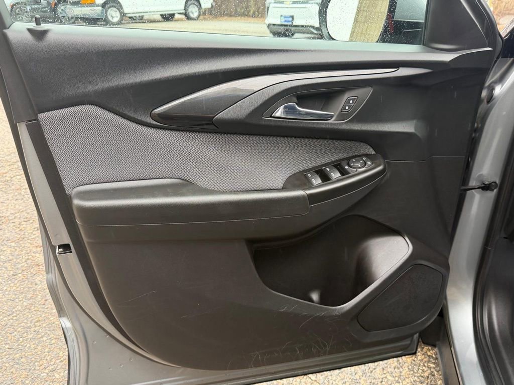 Used 2023 Chevrolet TrailBlazer LT image 11