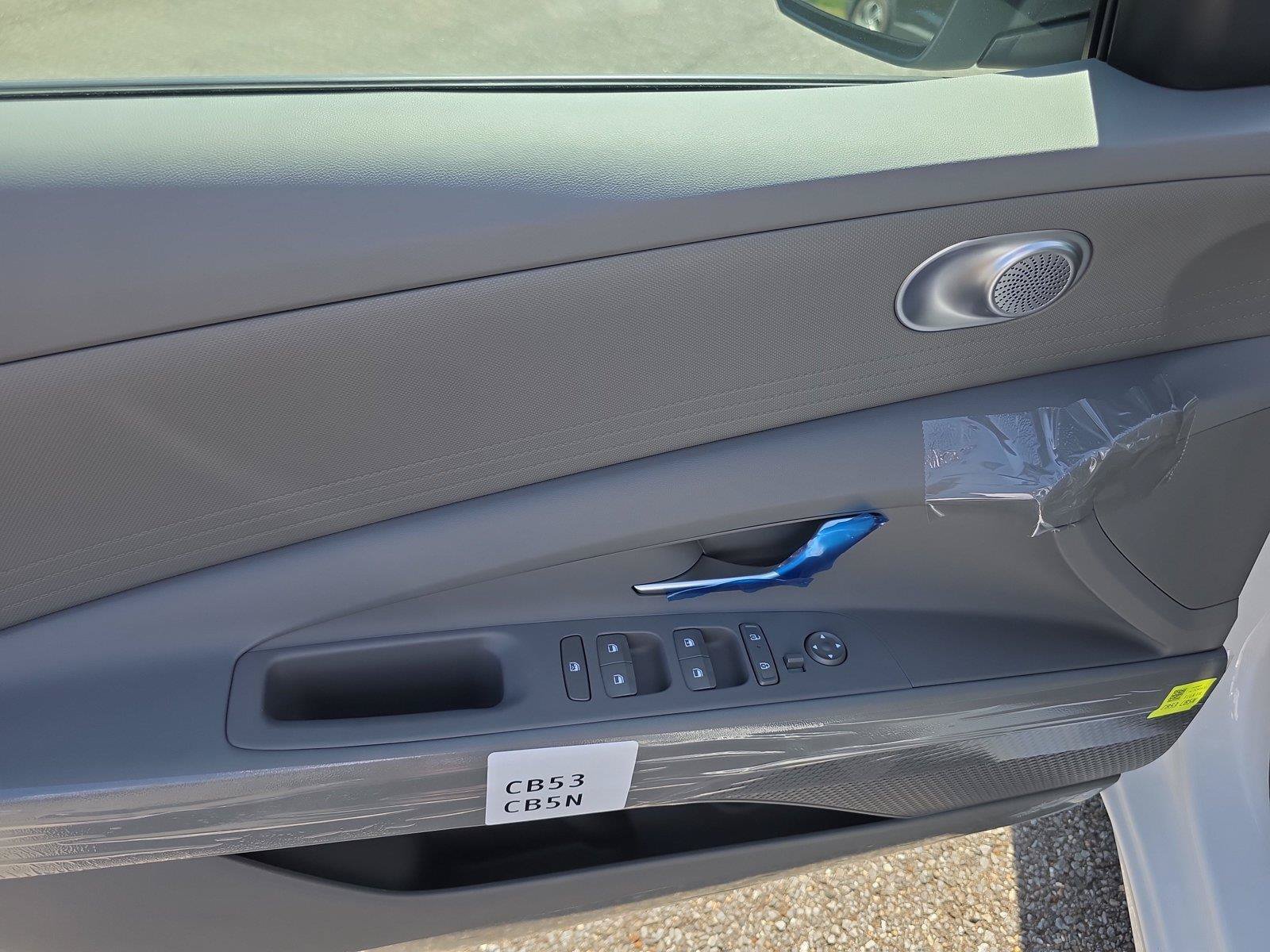 New 2026 Hyundai Elantra SE FWD image 11