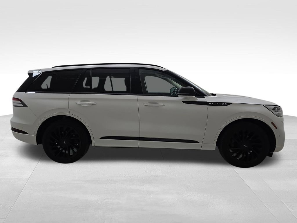 Used 2023 Lincoln Aviator Reserve w/ Equipment Group 201A AWD/4WD image 10