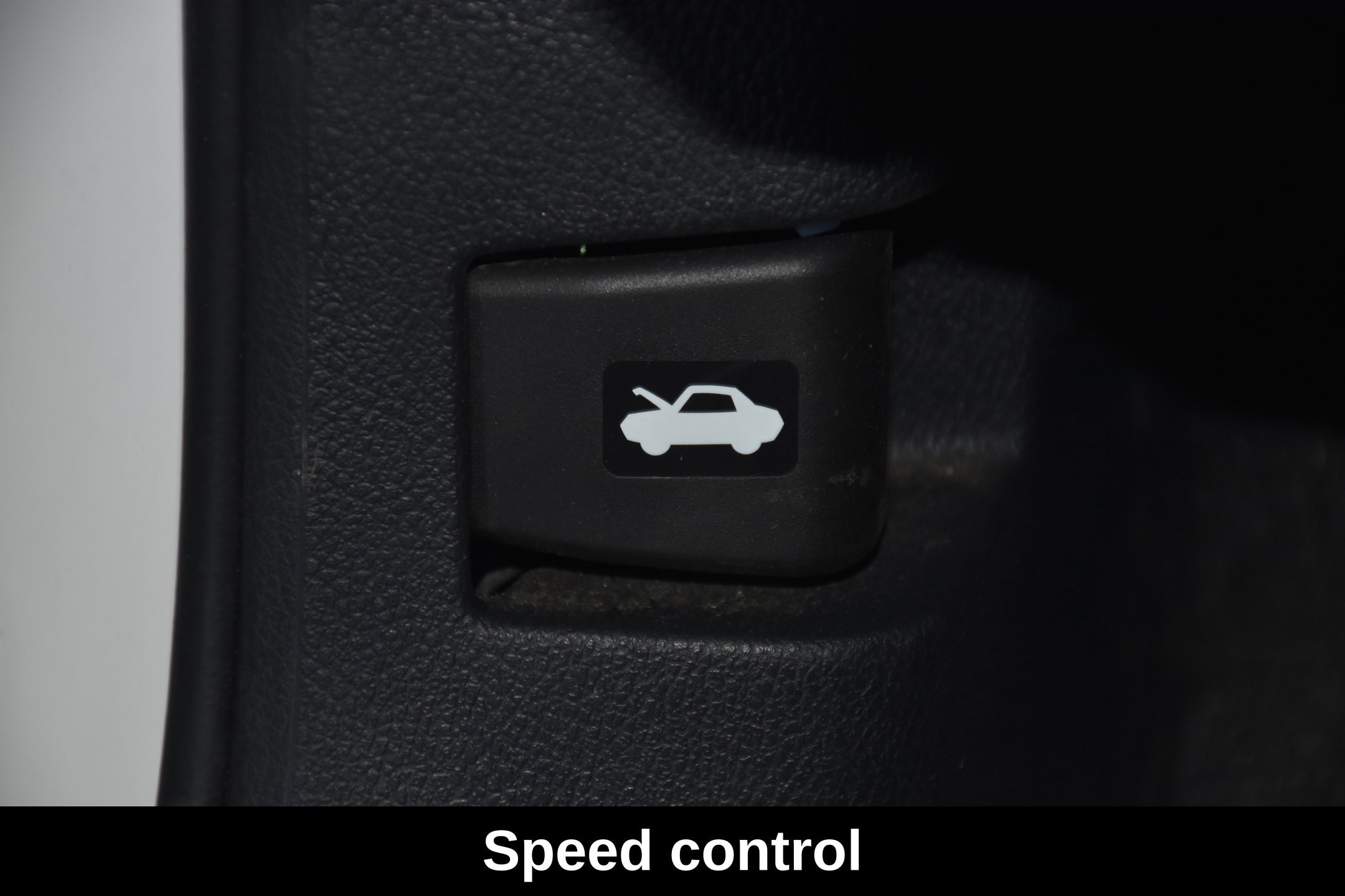 Used 2025 Nissan Altima 2.5 SR FWD image 13