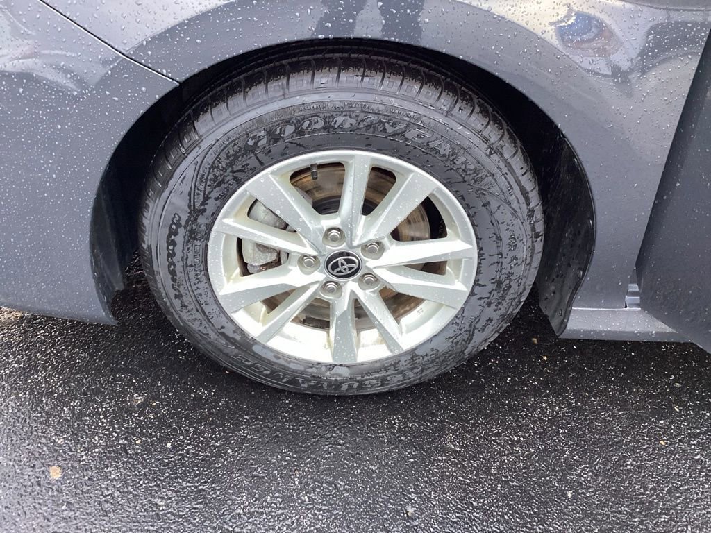 Used 2025 Toyota Camry LE image 31