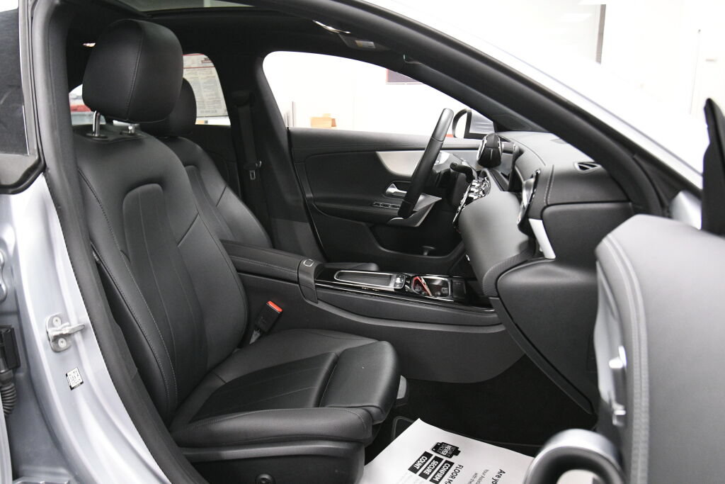 Used 2025 Mercedes-Benz CLA 250 4MATIC image 28