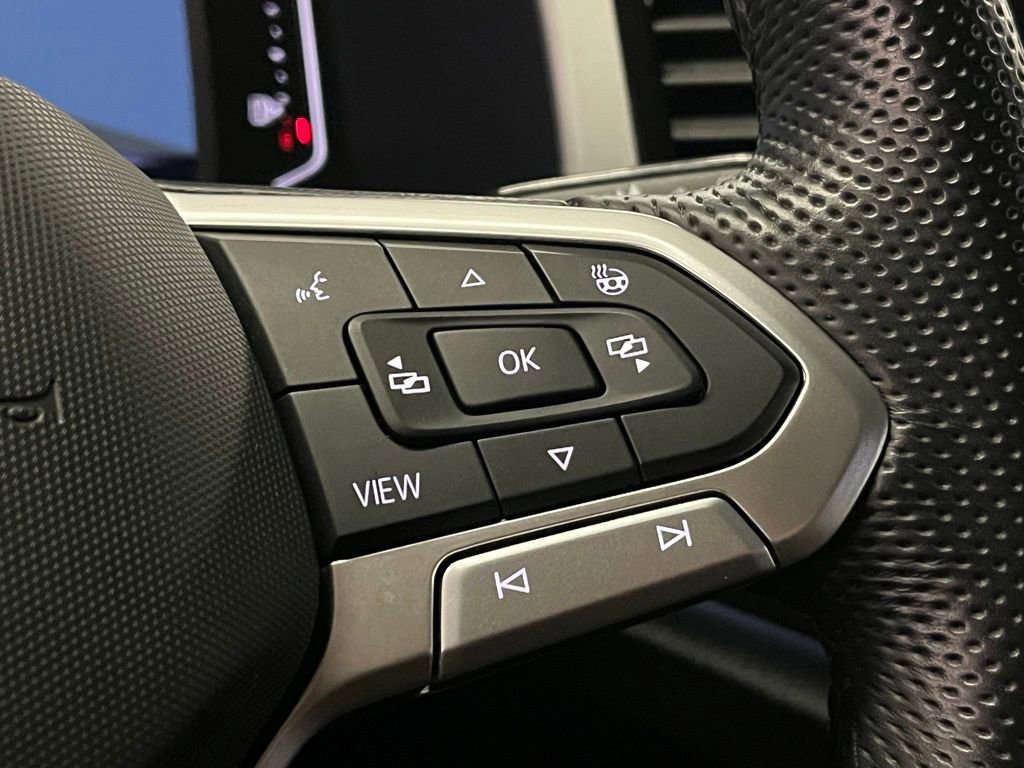 Used 2023 Volkswagen Atlas Cross Sport SEL R-Line image 27