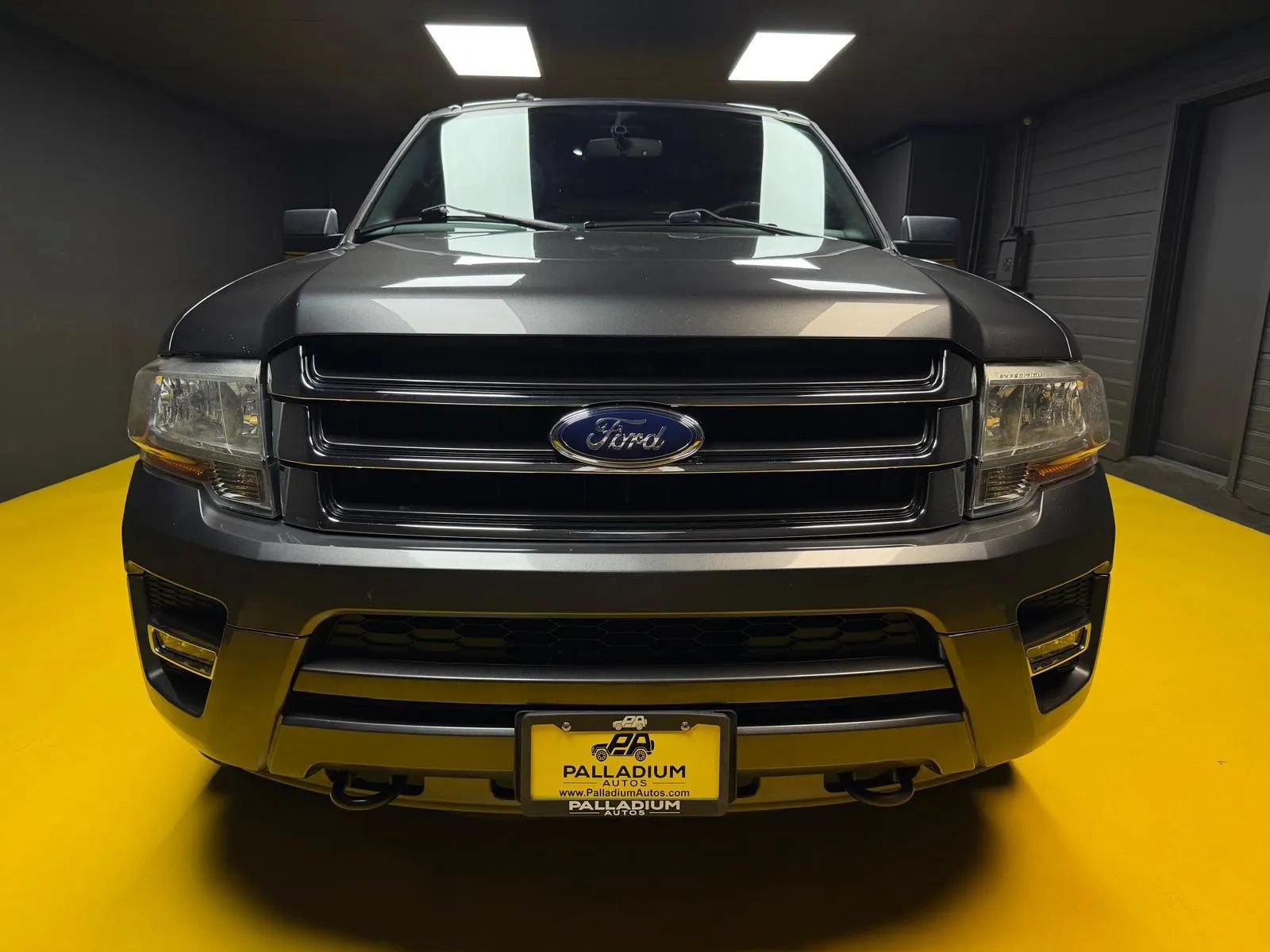 Used 2017 Ford Expedition EL XLT AWD/4WD image 2