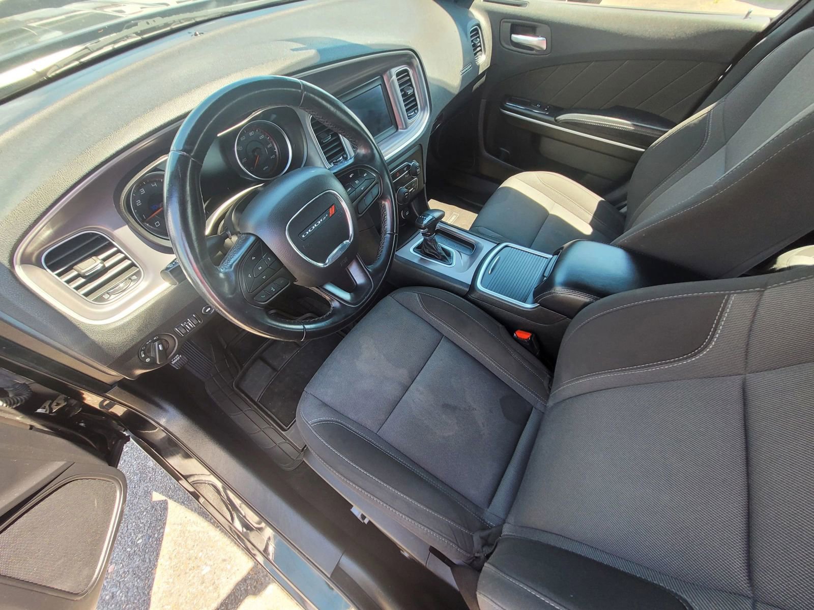 Used 2022 Dodge Charger SXT RWD image 16