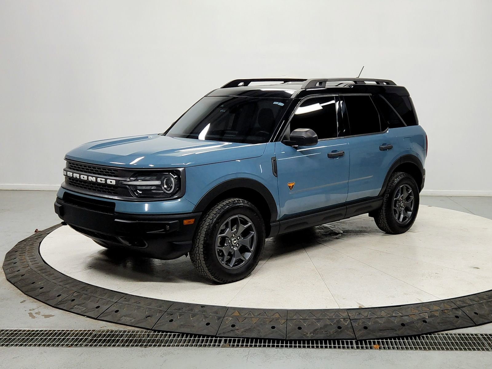 Used 2021 Ford Bronco Sport Badlands image 3