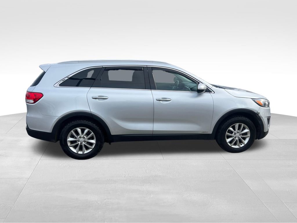Used 2017 Kia Sorento LX image 8