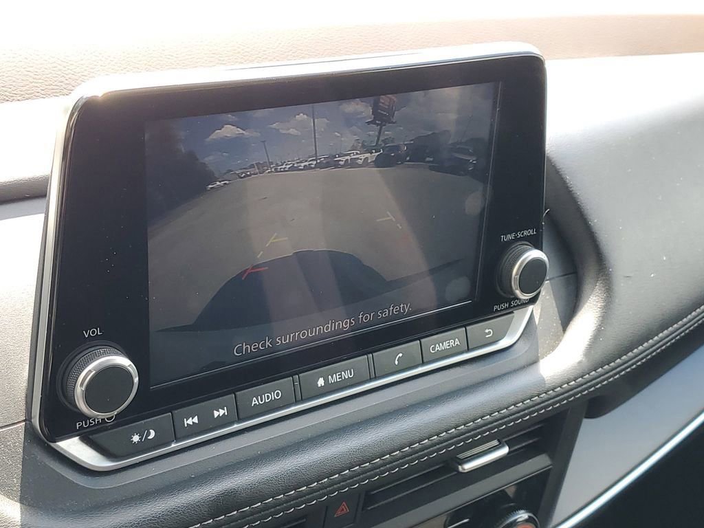 Used 2023 Nissan Rogue S FWD image 25