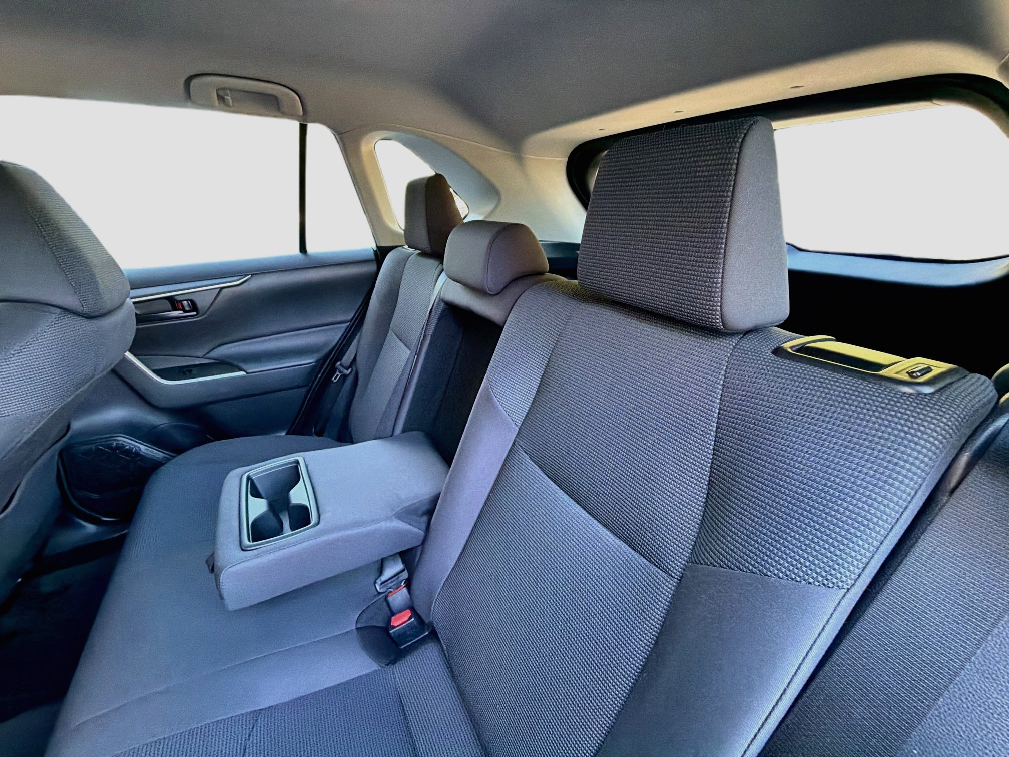 Used 2021 Toyota RAV4 LE AWD/4WD image 21