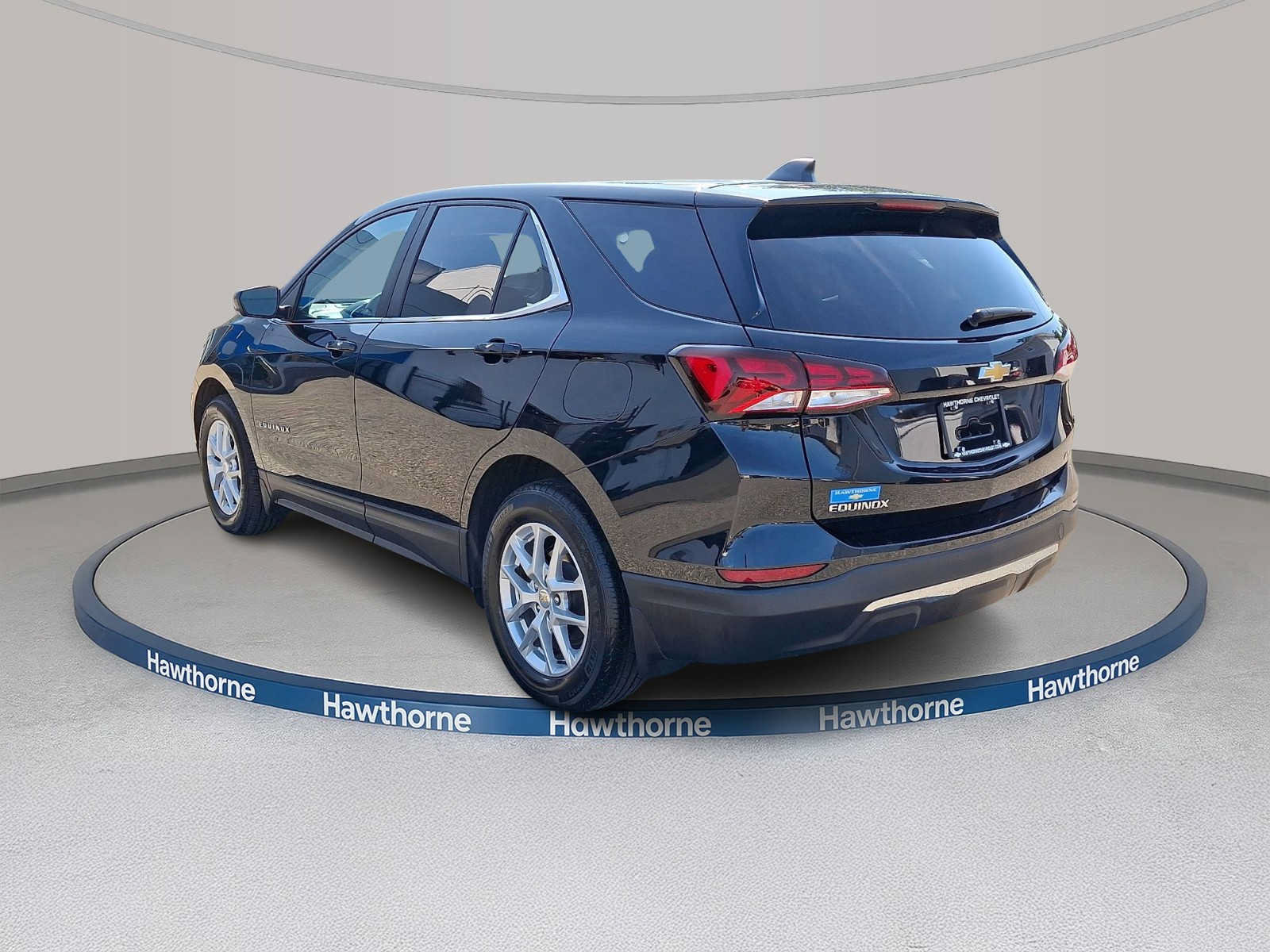 Used 2023 Chevrolet Equinox LT w/ LPO, Floor Liner Package FWD image 4