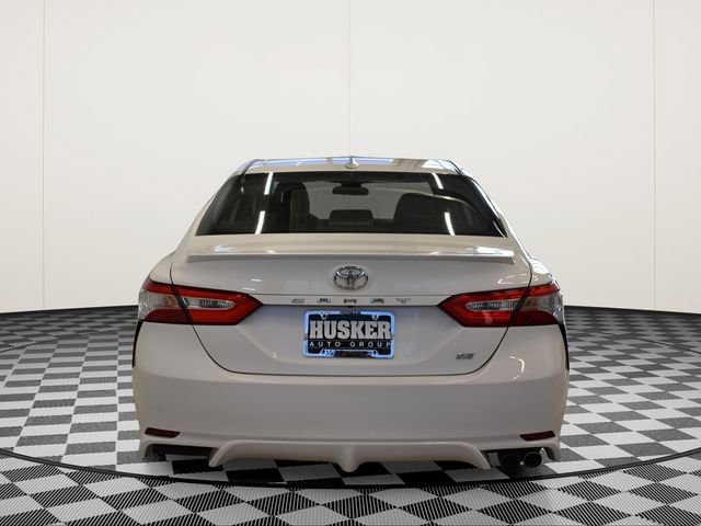Used 2020 Toyota Camry SE w/ Carpet Mat Package FWD image 10