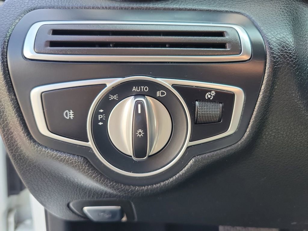 Used 2020 Mercedes-Benz C 300 Sedan image 24