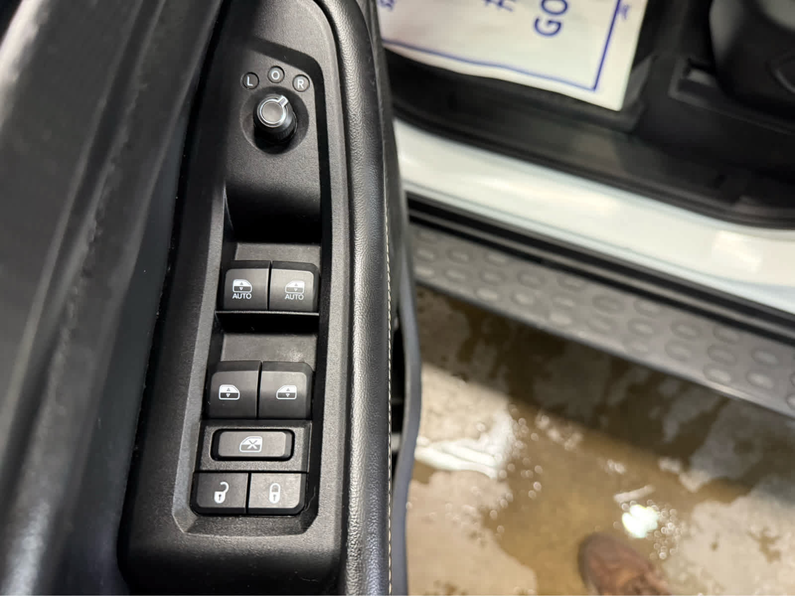 Used 2023 Jeep Grand Cherokee Altitude AWD/4WD image 10