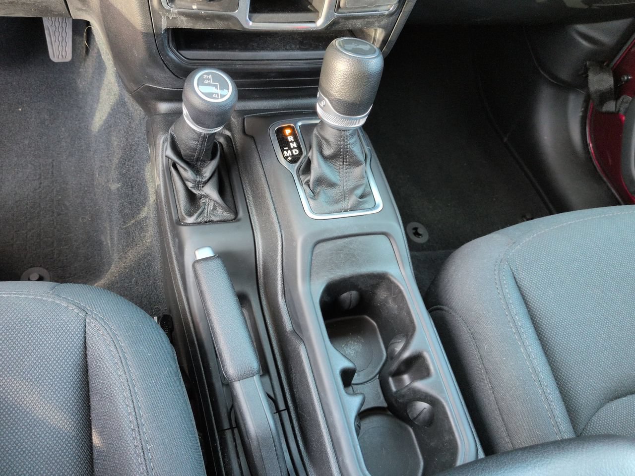 Used 2022 Jeep Wrangler Sport AWD/4WD image 17