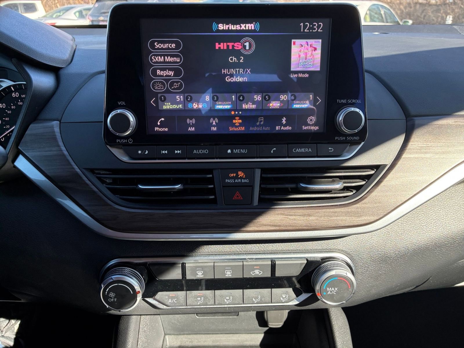 Used 2025 Nissan Altima 2.5 SV image 17